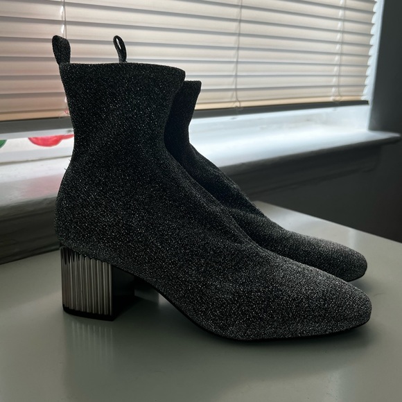 Michael Kors Porter Stretch Booties - Picture 2 of 4